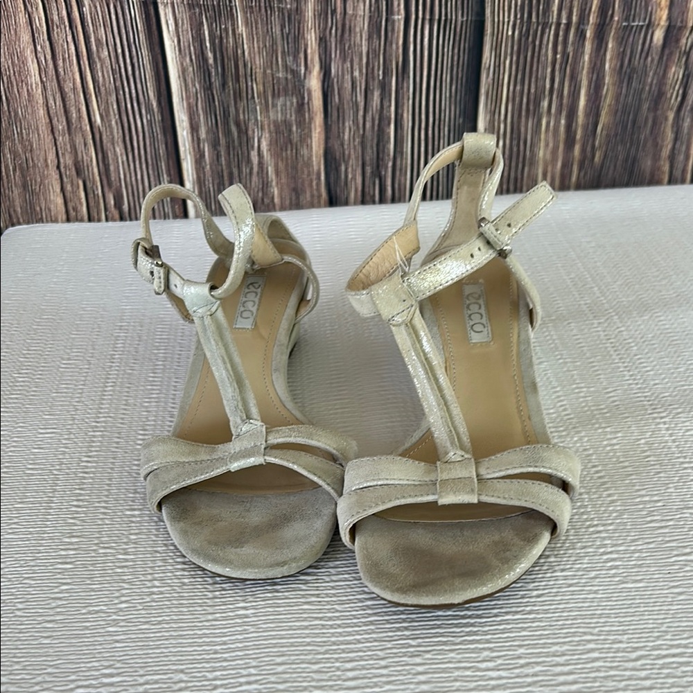Ecco Cream Heeled‎ Sandals with Ankle Strap